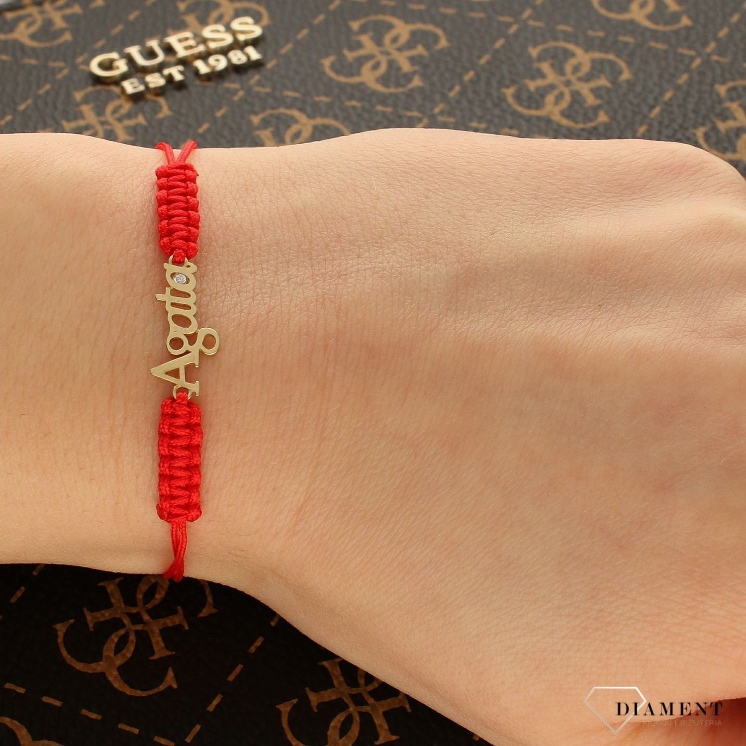 Złota bransoletka na czerwonym sznureczku z imieniem AGATA BR 6605 (1).jpg